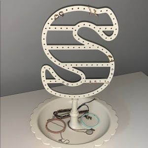 ‘s’ jewelry holder